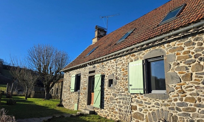 Arches House | Quiet country house in the Cantal. Pets welcome.