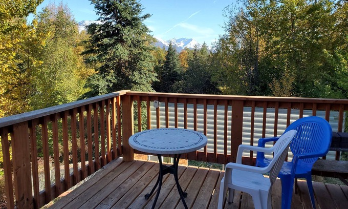 Knik River Bed & Breakfast | Quiet country living in this spacious 2nd story Unit. Hiking trails and more!n