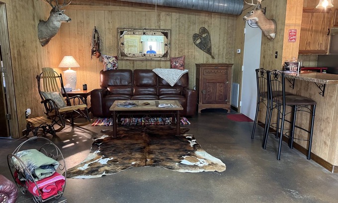 Tolar Apartment | Quiet Country Ranch Barn Apartment!