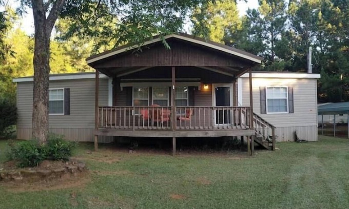 Enterprise House | Quiet Country Retreat 3 bed/2 bath