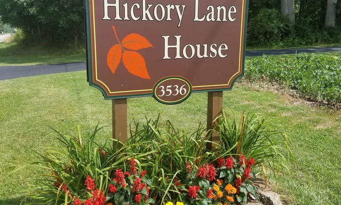 New Castle House | Quiet country setting with walking trails and small lake