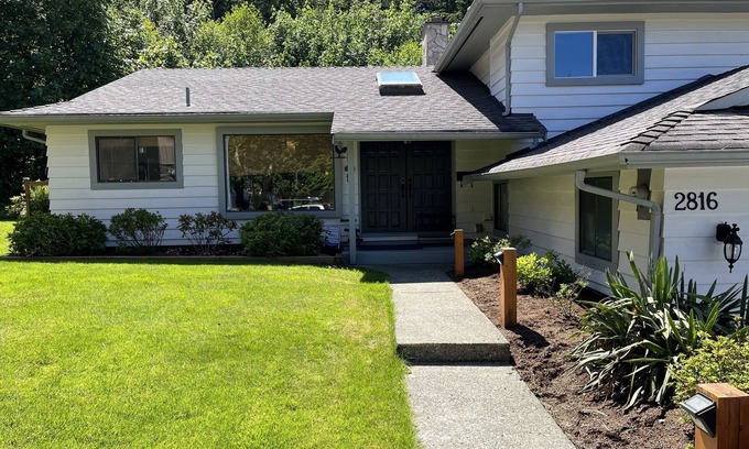 Port Alberni House | Quiet, Cozy 3 bedroom, 2 bathroom home.