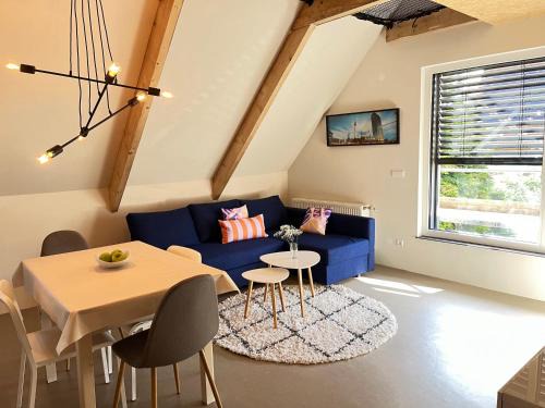 Rudow Apartment | Quiet&Cozy Apartment perfect for Groups & Families & Business trips, near BER Airport