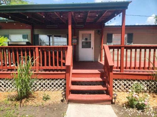 Scotia House | Quiet Cozy Cottonwood Cottage in Scotia