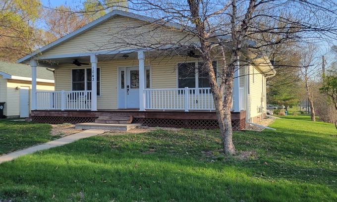 Evansdale House | Quiet,cozy, home away from home!