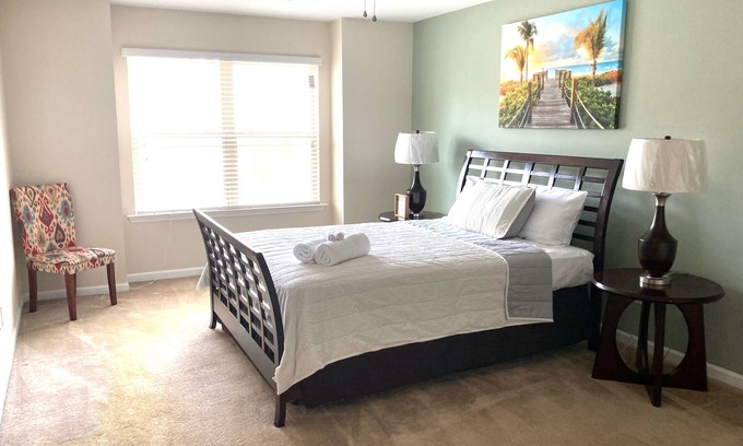 Huntcliff House | Quiet Cozy Home Minutes Away From Downtown