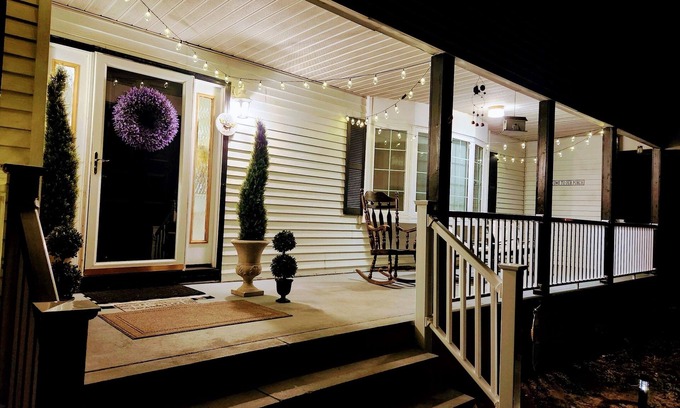 Jamesburg House | Quiet & cozy home, bring the whole family.
