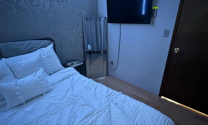 Parkland House | Quiet Cozy Room