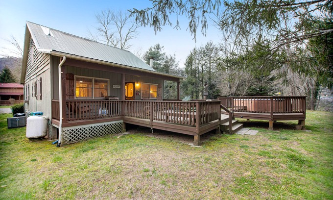 Cullowhee Cottage | Quiet dog-friendly riverfront house with large back deck, hot tub, fireplace