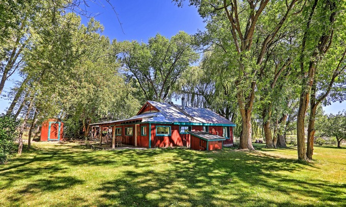Durango House | Quiet Durango Farmhouse w/Beautiful Yard & Gazebo