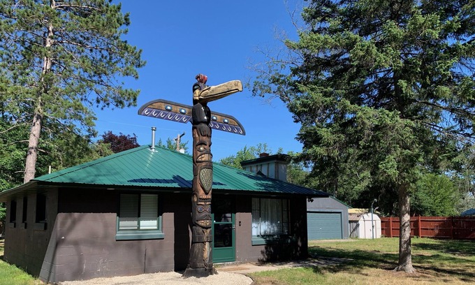 Barton City House | Quiet end of the road Lodge that boarders the Huron National forest