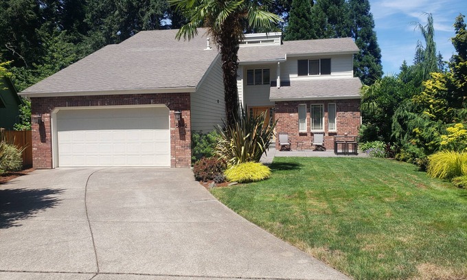 Thurston Apartment | Quiet Family Friendly 2 bedroom basement sleeps 6