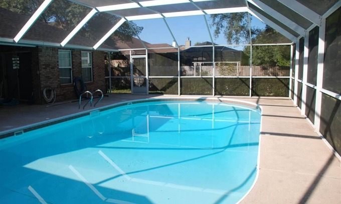 Navarre House | Quiet Family Friendly Saltwater Pool Home, Near Beach