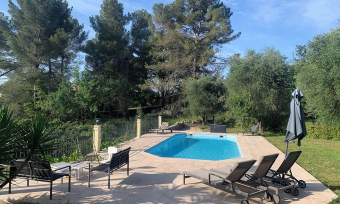 Saint-Jacques Villa | Quiet family home with pool & garden