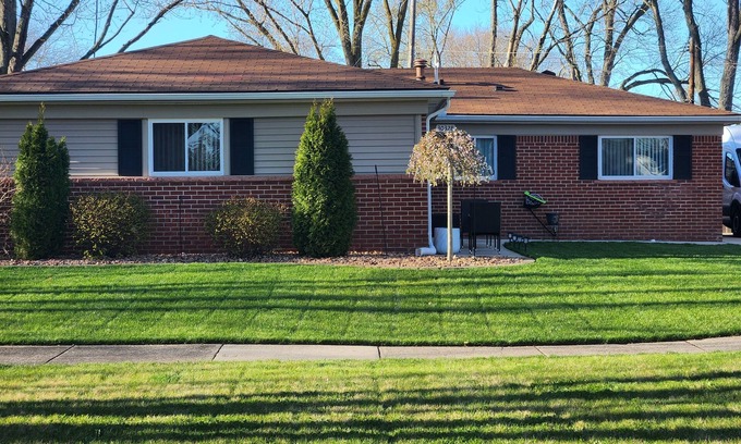 Farmington Hills House | Quiet Family Oasis in Farmington Hills, Sleeps 6-10. 20 miles from Downtown
