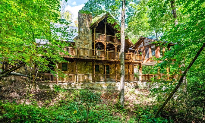 Wears Valley Cabin | Quiet, Family Retreat in the Smokies with Brooke, fire pit, Blackstone & more!