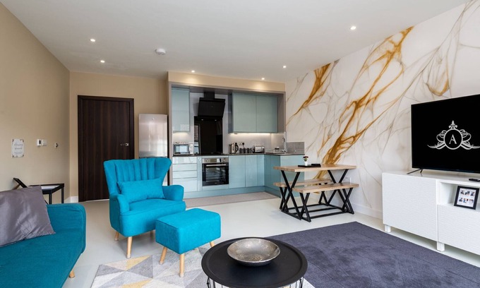 Gillingham Apartment | Quiet Flat for Working Guests - Book Now - Apartment 4