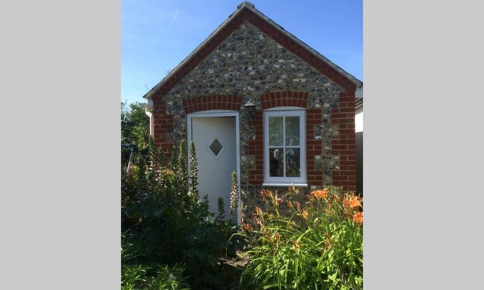 Rottingdean Apartment | Quiet garden studio with parking Rottingdean Brighton