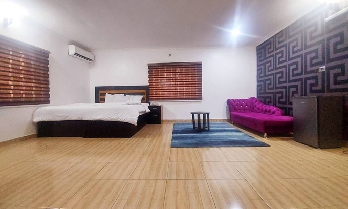 Ikeja Cabin | Quiet getaway in the ❤️ of downtown