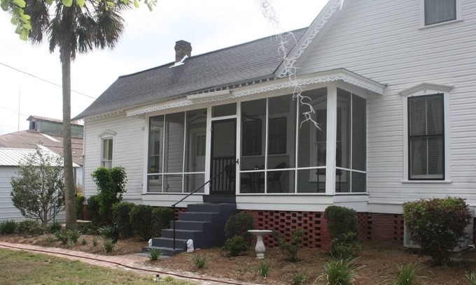 Madison Apartment | Quiet Getaway! Visit Madison Blue Springs State Park or see the Manatee!