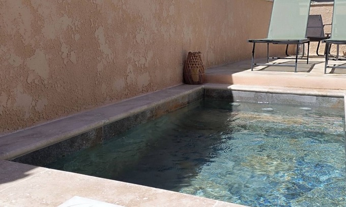 Graveson Apartment | QUIET GITE FOR TWO WITH RELAXING POOL NOT OVERLOOKED + PET