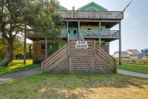 Hatteras Apartment | Quiet Hatteras Duplex with Decks about 1 Mile to Beach