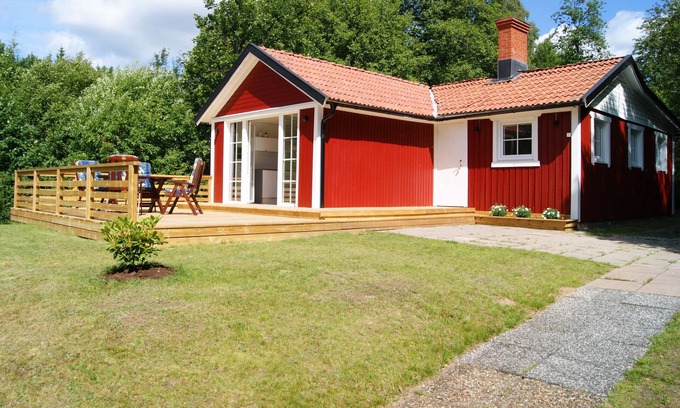 Vathult House | Quiet holiday house in the woods by the lake