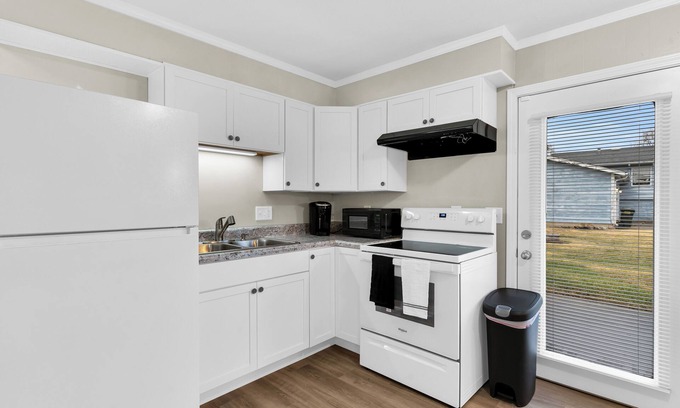 Penfield House | Quiet Home on the Outskirts of Urbana Near Local Restaurant
