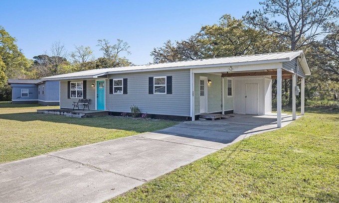 West Ashley House | Quiet Home on Tidal Creek