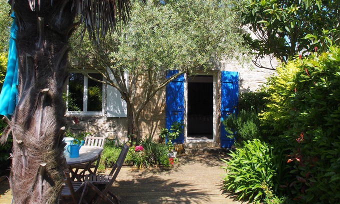 Champagne House | Quiet house in the countryside close to the coast.