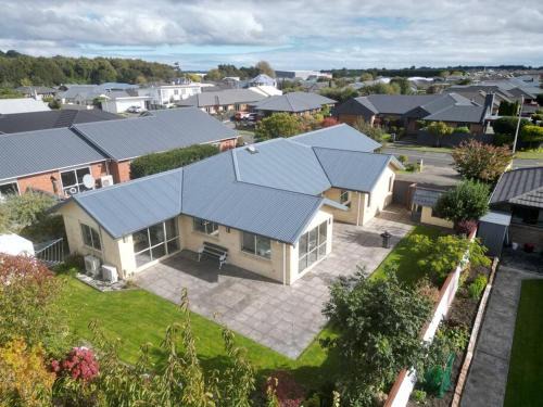 Invercargill House | Quiet in the Court