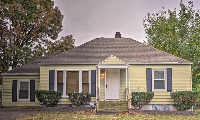 North Kansas City House | Quiet Kansas City Home ~6 Miles to Downtown!