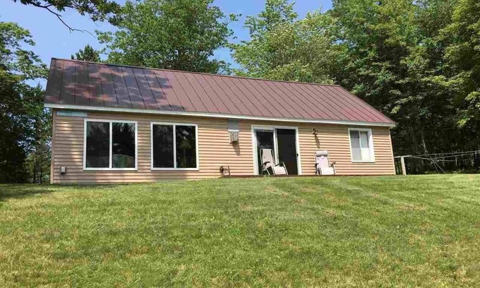 Munising Cabin | Quiet lakefront cabin with private beach 15 min to Munising & Pictured Rocks!