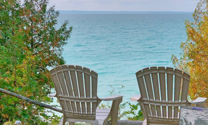 Ellsworth House | Quiet Lakefront Retreat - Spectacular Sunset Views