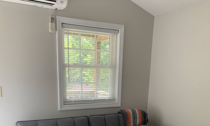 Marion House | Quiet little cabin