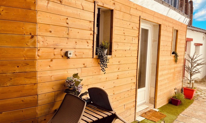 Waldeck-Sully House | Quiet little house in the center of town