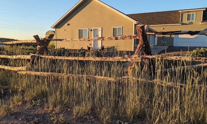 Enoch House | Quiet living near Brian Head, Zion, Bryce Canyon, and more!