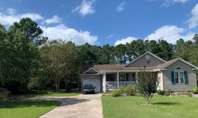 Powells Point House | Quiet Location On Cul De Sac Close To Beaches