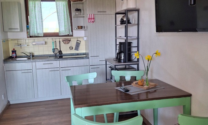 Tossens Apartment | "Quiet location, well equipped - 80 meters to the North Sea!"
