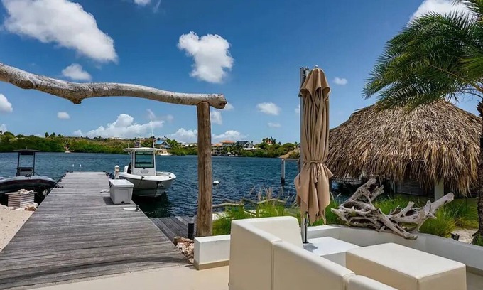 Willemstad House | Quiet Luxury with Modern Style