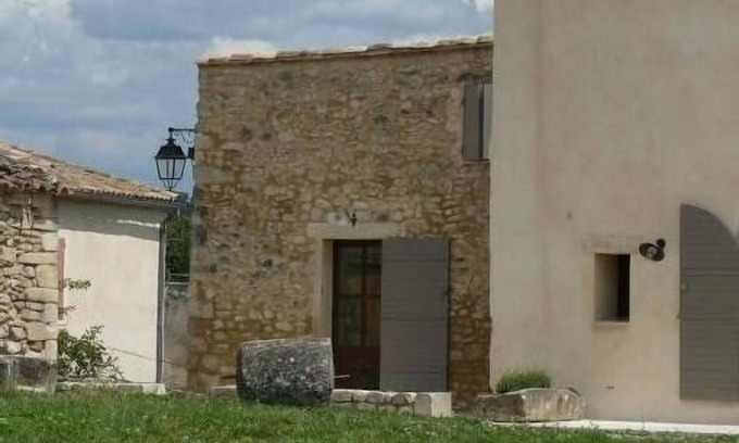 Mane Apartment | Quiet, modern 4-person gîte in Mane, Provence