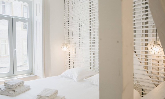 Santa Engracia Apartment | Quiet & Modern Apartment w/Garden by LovelyStay