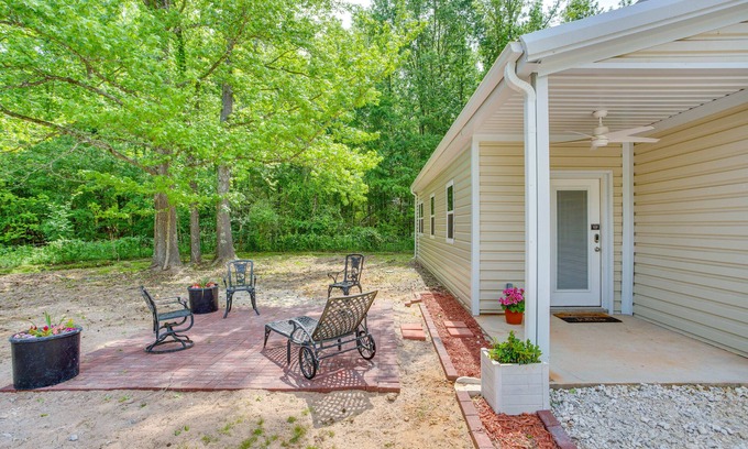 Mount Vernon Cabin | Quiet Mount Vernon Escape: Fish, Hike & Unwind!
