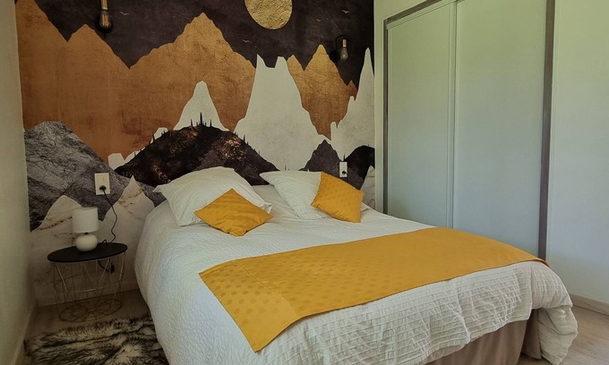 Larcat Ski Chalet | Quiet mountain house, south-facing terrace with magnificent mountain views