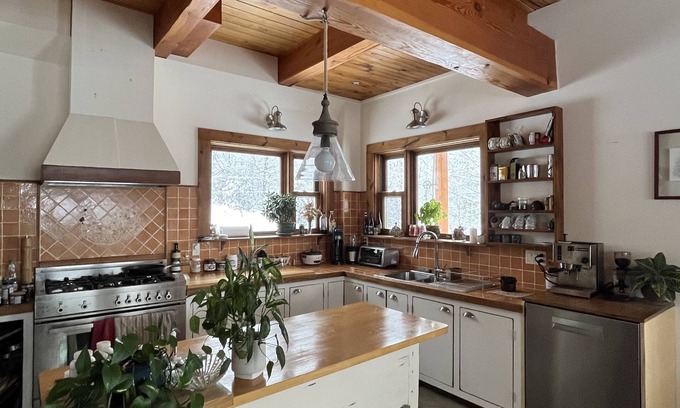 Ste-Lucie-des-Laurentides House | Quiet mountain top with a view