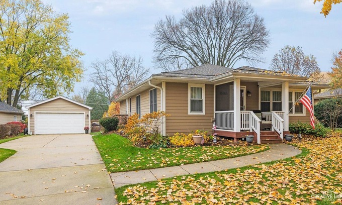 Warrenville House | Quiet neighborhood home with great access to many restaurants and hiking trails