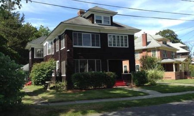 Greenfield Apartment | Quiet New England neighborhood - Greenfield, Ma. One guest only, 5 nights max.