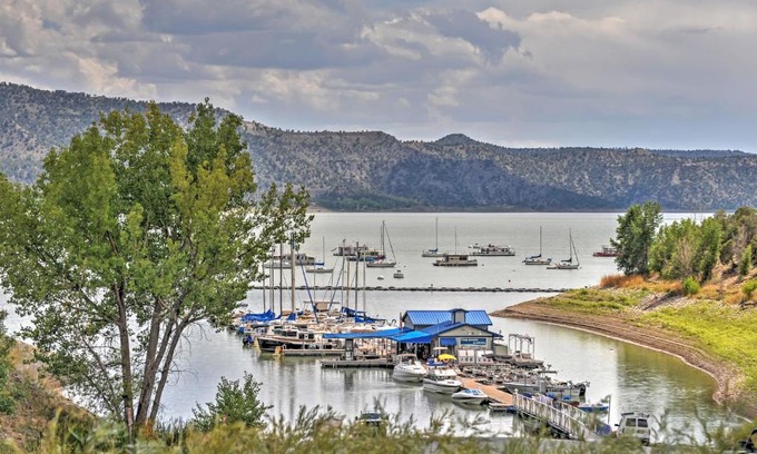 Pagosa Springs House | Quiet Pagosa Springs Cabin Lake and Mountain Views!