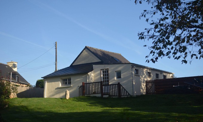 Saint-Gonnery Cottage | Quiet & Peacefully located, 4/5 Bed Gite in two acres of owners ground with lake