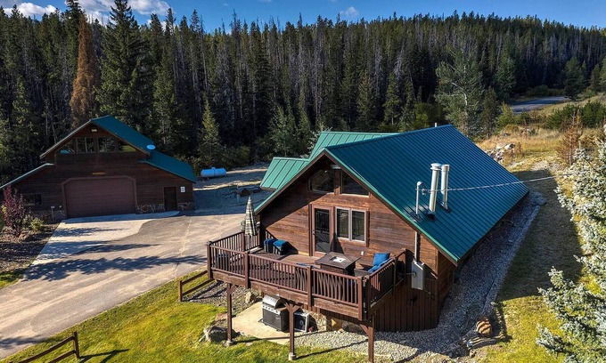 Anaconda Cabin | Quiet Pintler Getaway - Minutes from Georgetown!